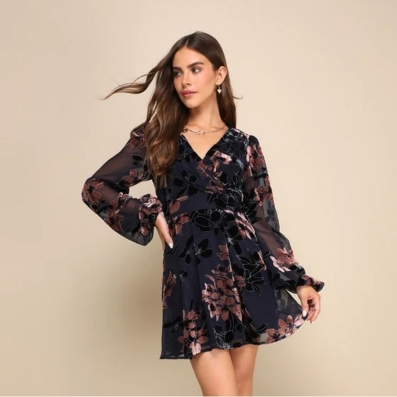 Lulus Dresses & Skirts - Lulus Romantic Long Sleeve Burnout Velvet Dress Size Large